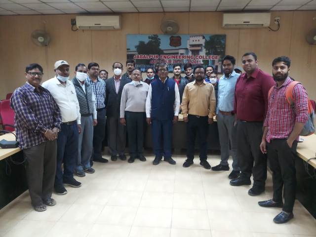 Ecosense established a Solar PV and Solar Thermal Lab at Jabalpur Engineering College