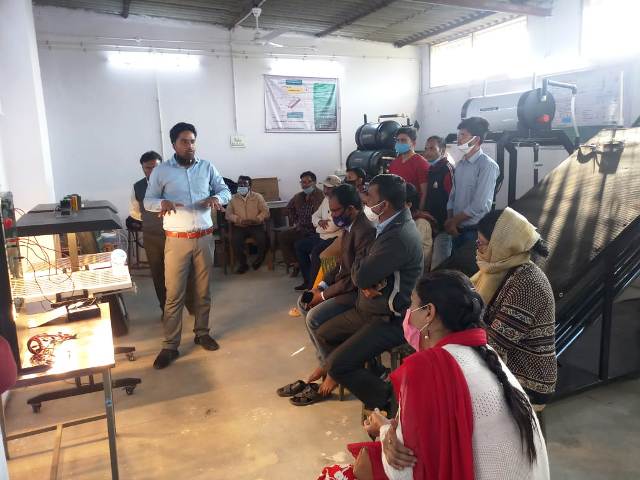 Ecosense established a Solar PV and Solar Thermal Lab at Jabalpur Engineering College