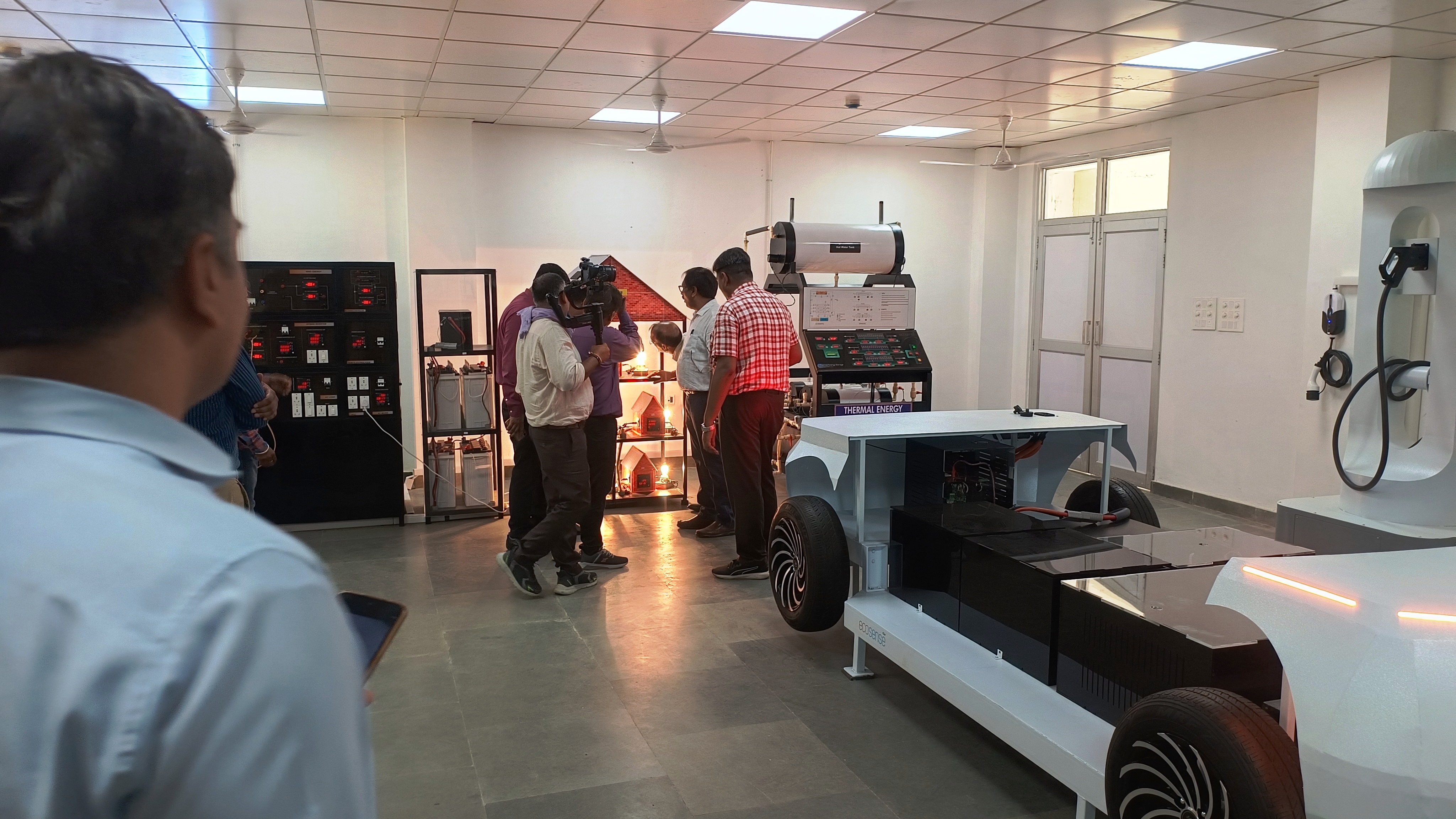 Ecosense Commissioned a RE Management Lab with Green Hydrogen at IET Lucknow